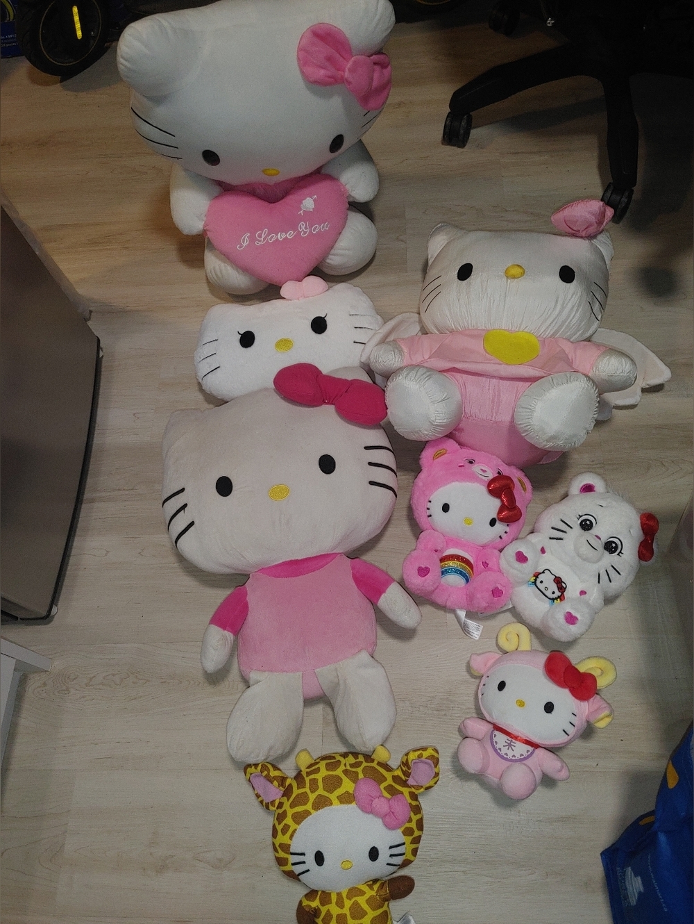 Hello Kitty Plush Lot Of 8